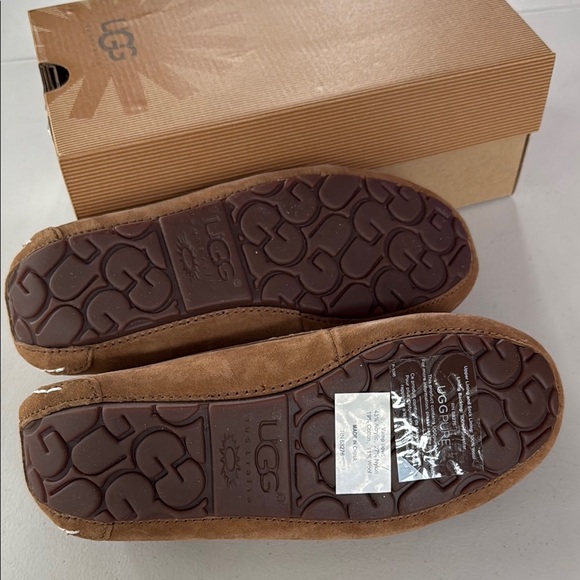 UGG Chestnut Ansley Knit Bow Moccasin Slippers - Picture 11 of 12